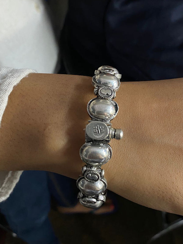 Badam Silver Kada